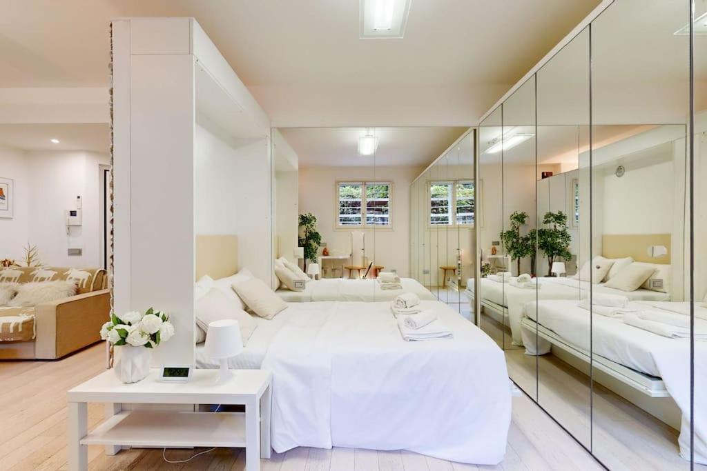 Appartement Mirrors House Chic In The City Center *